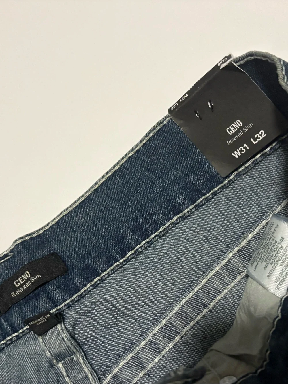 True Religion Geno Big T Flap Slim Jeans NWT 31x32 Medium Wash